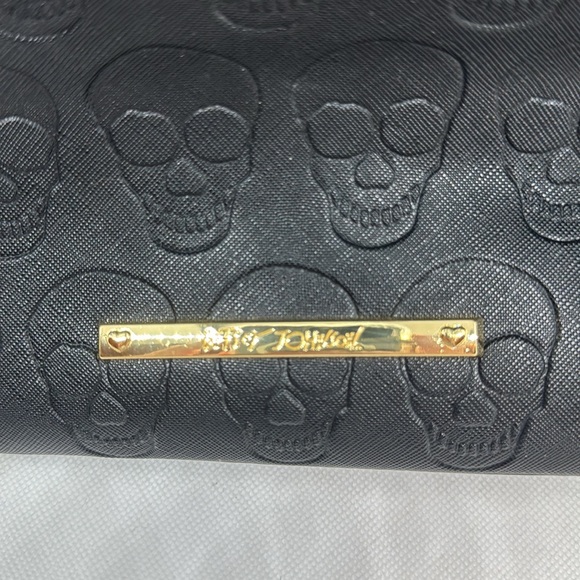 Betsey Johnson Skull Purse - Picture 2 of 4